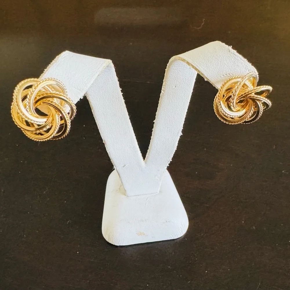 Vintage 14K Yellow Gold Knot Swirl Earrings
